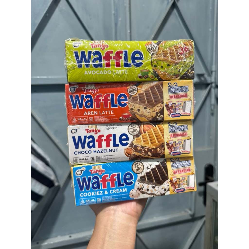 TANGO WAFFLE KOTAK ISI 12
