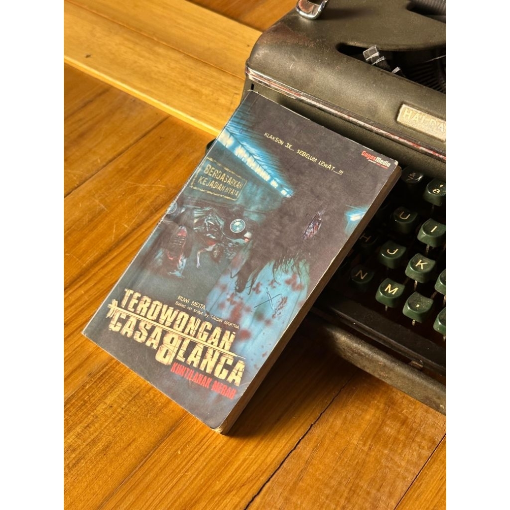 Buku Terowongan Casablanca - Ruwi Meita