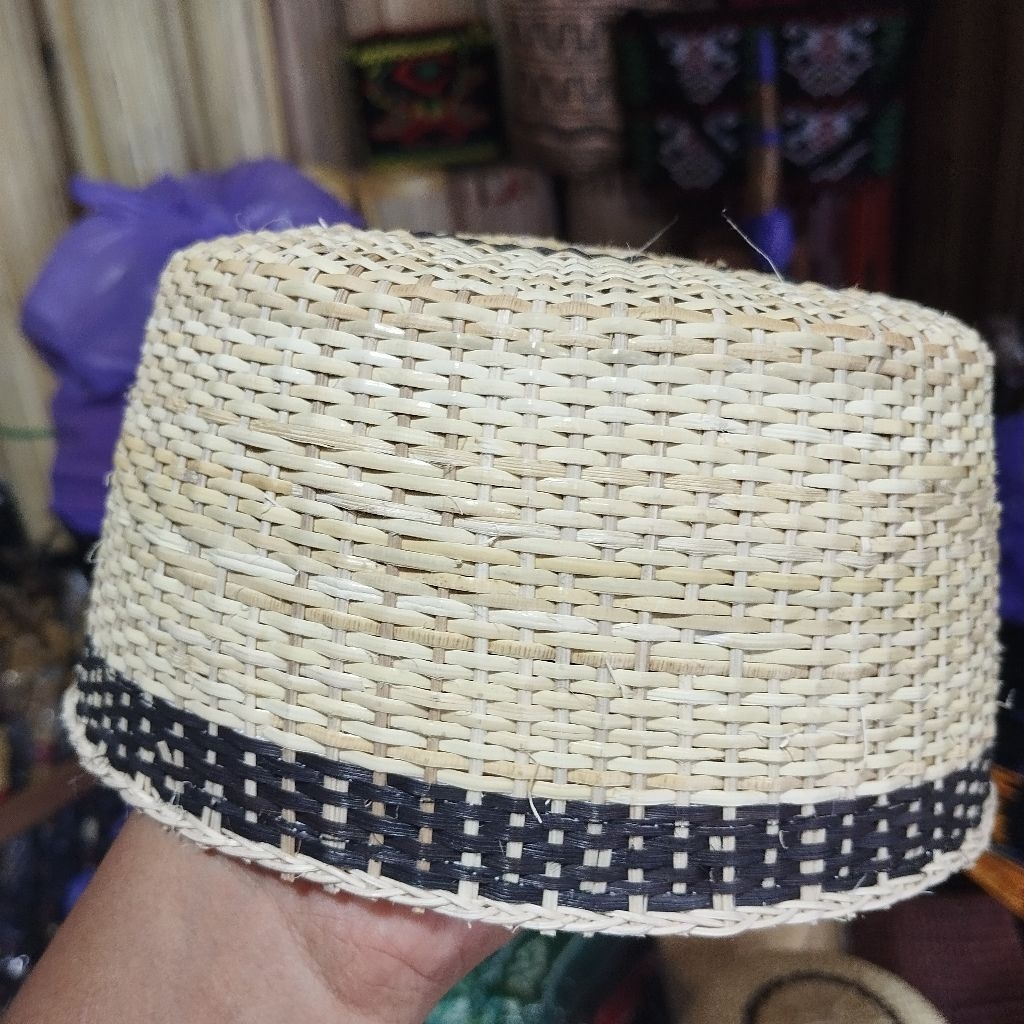 PECI ROTAN DARI KULIT ROTAN ASLI KALIMANTAN MOTIF BULAT SONGKOK ROTAN ASLI KALIMANTAN