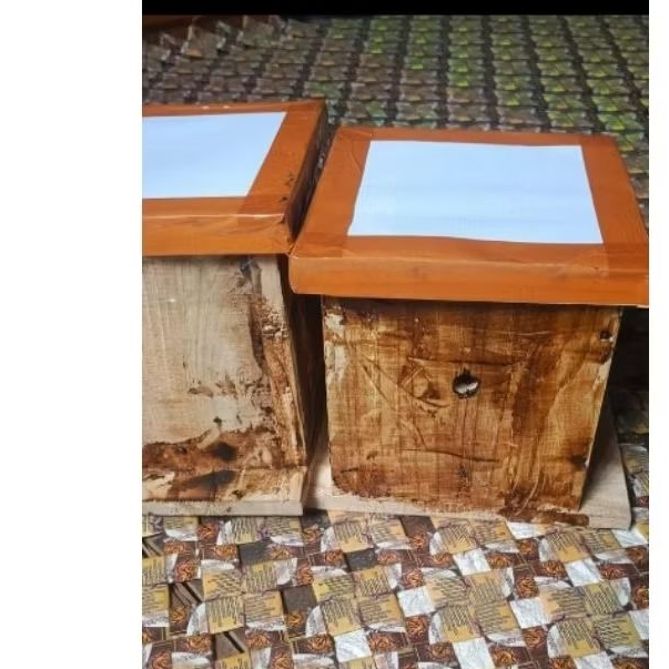 Kotak stup klanceng itama/biroi