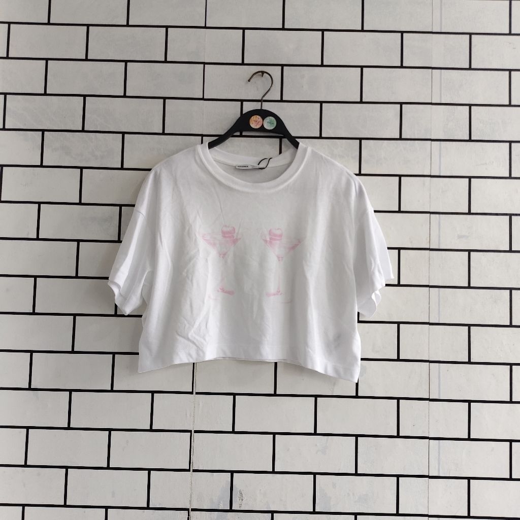 BERSHKA CROP TSHIRT