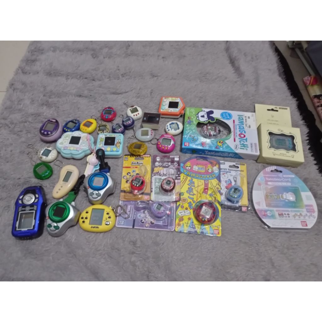 BANDAI tamagotchi