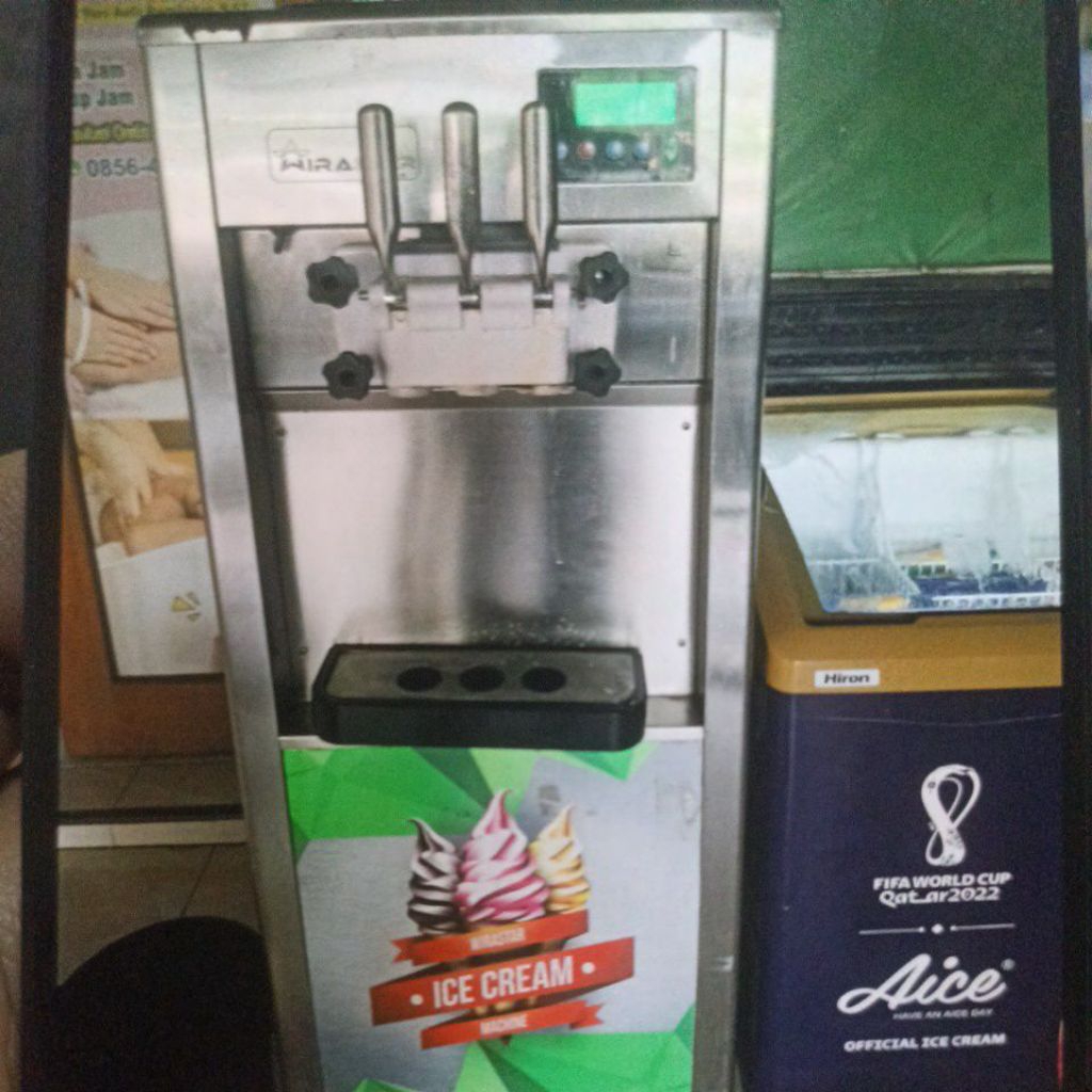 Mesin pembuat es krim