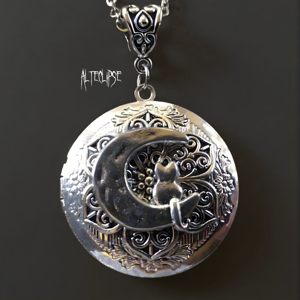 Alteclipse Moon Cat Vintage Locket Necklace // N102 Kalung Vintage Wanita, Cat Locket Pendant, Gothi