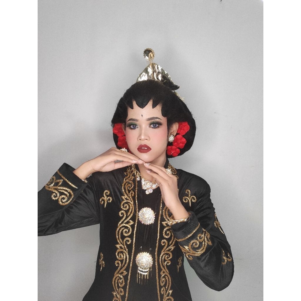 pakaian pengantin bludru jogja putri