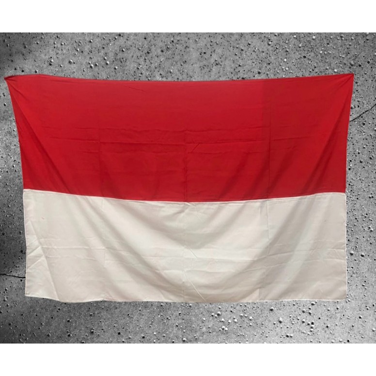 Bendera merah putih besar
