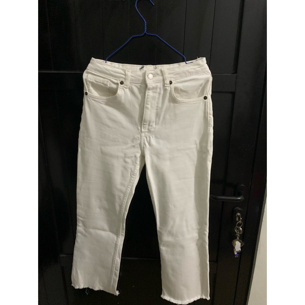 PRELOVED JEANS ZARA SEMI CUTBRAY