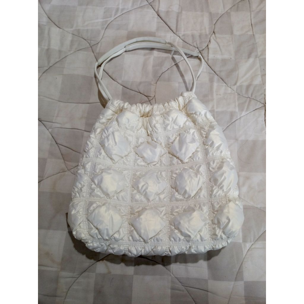 dijual preloved totebag Carlyn putih