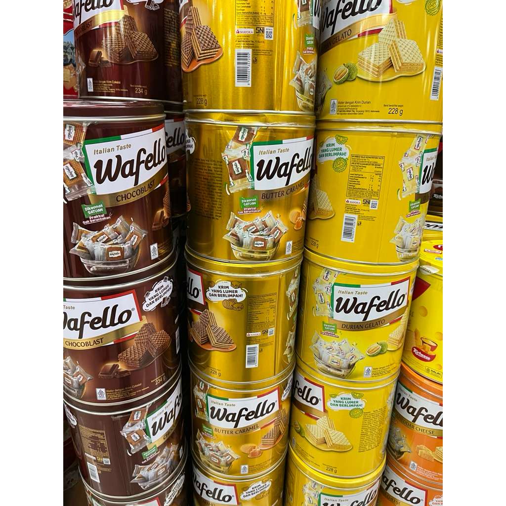 WAFER WAFELLO KALENG 234g