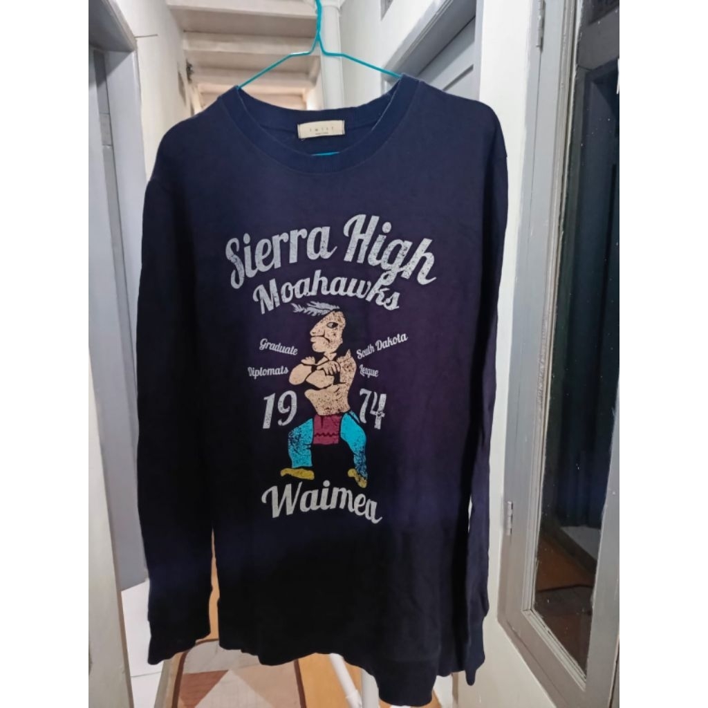 crewneck hitam preloved