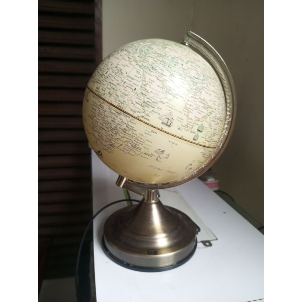 lampu hias model globe peta dunia