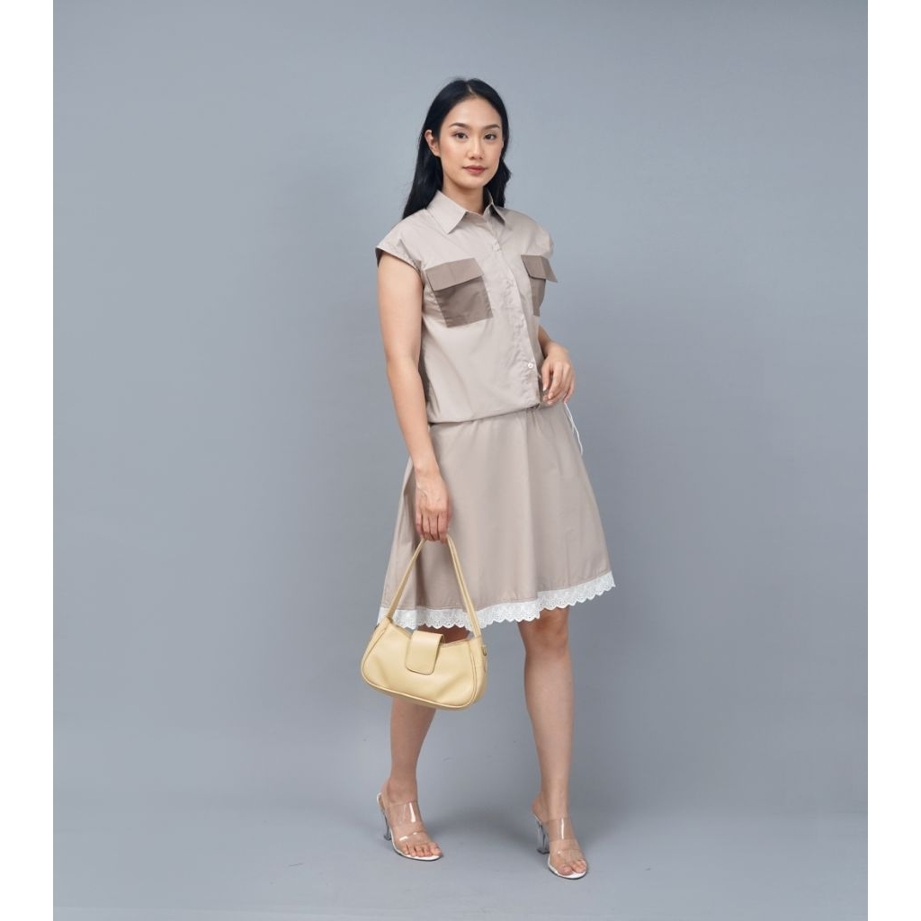 OneSet Atasan dan Rok Pendek Renda
