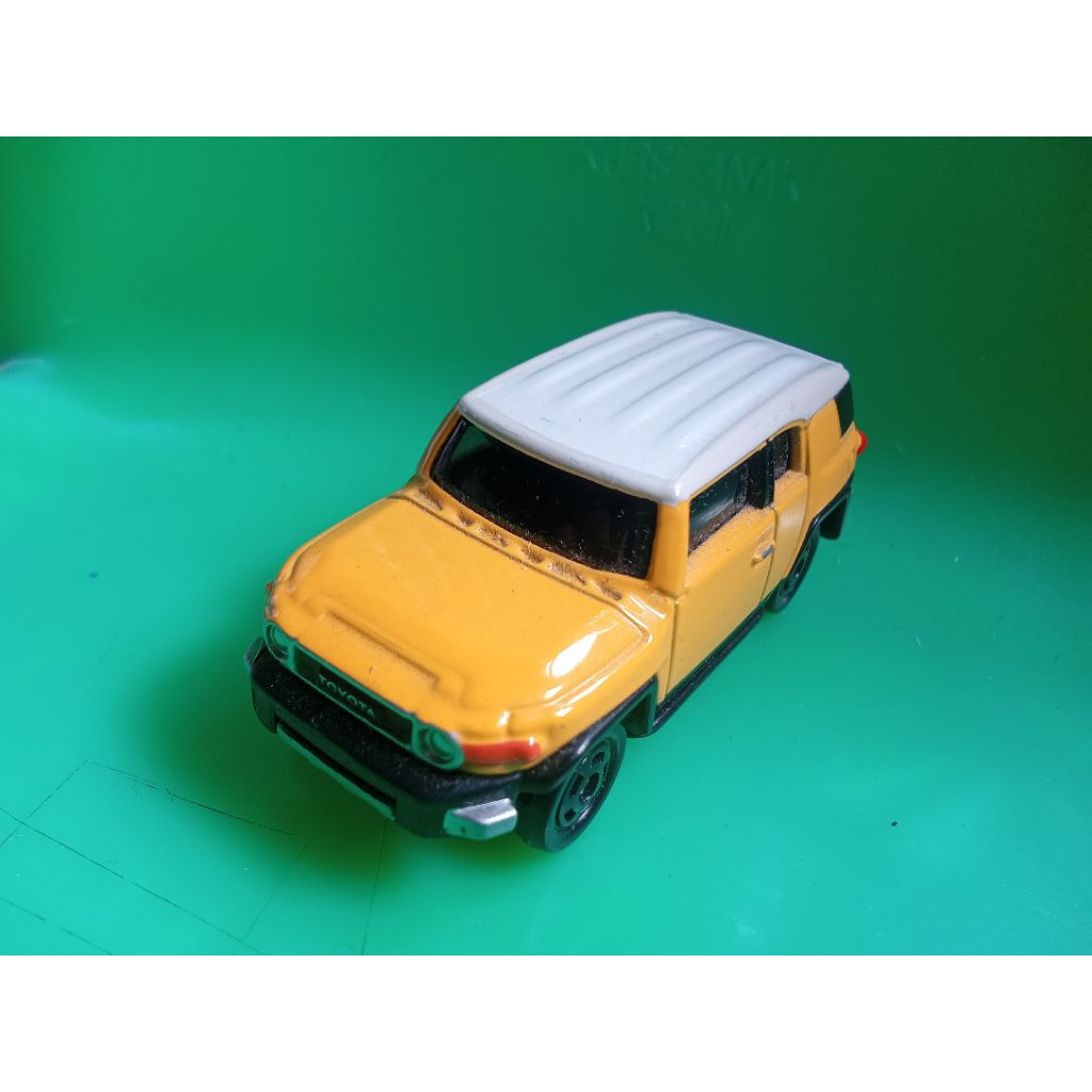 TOMICA TOYOTA Fj Cruiser 1/66