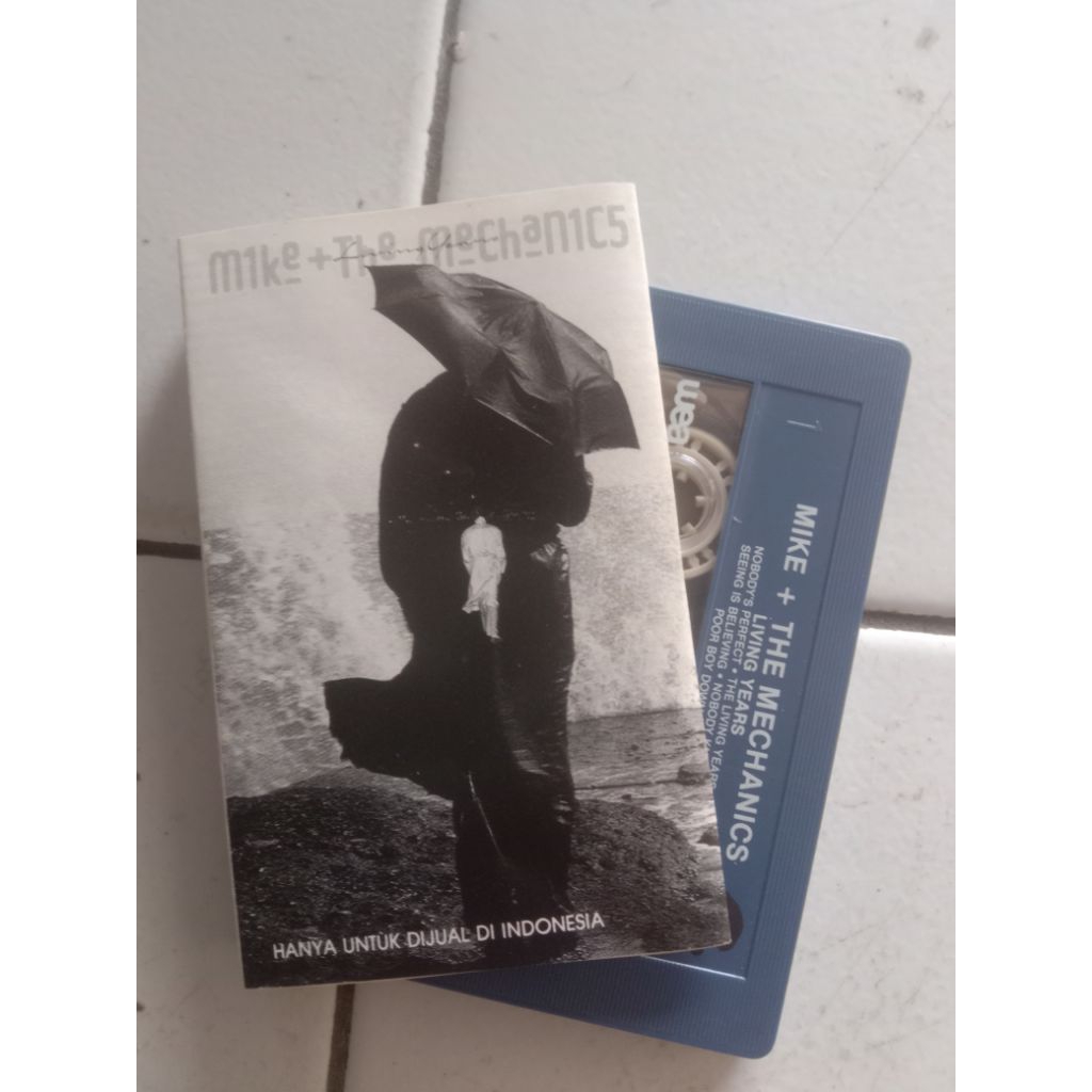 Kaset Pita Mike And The Mechanics