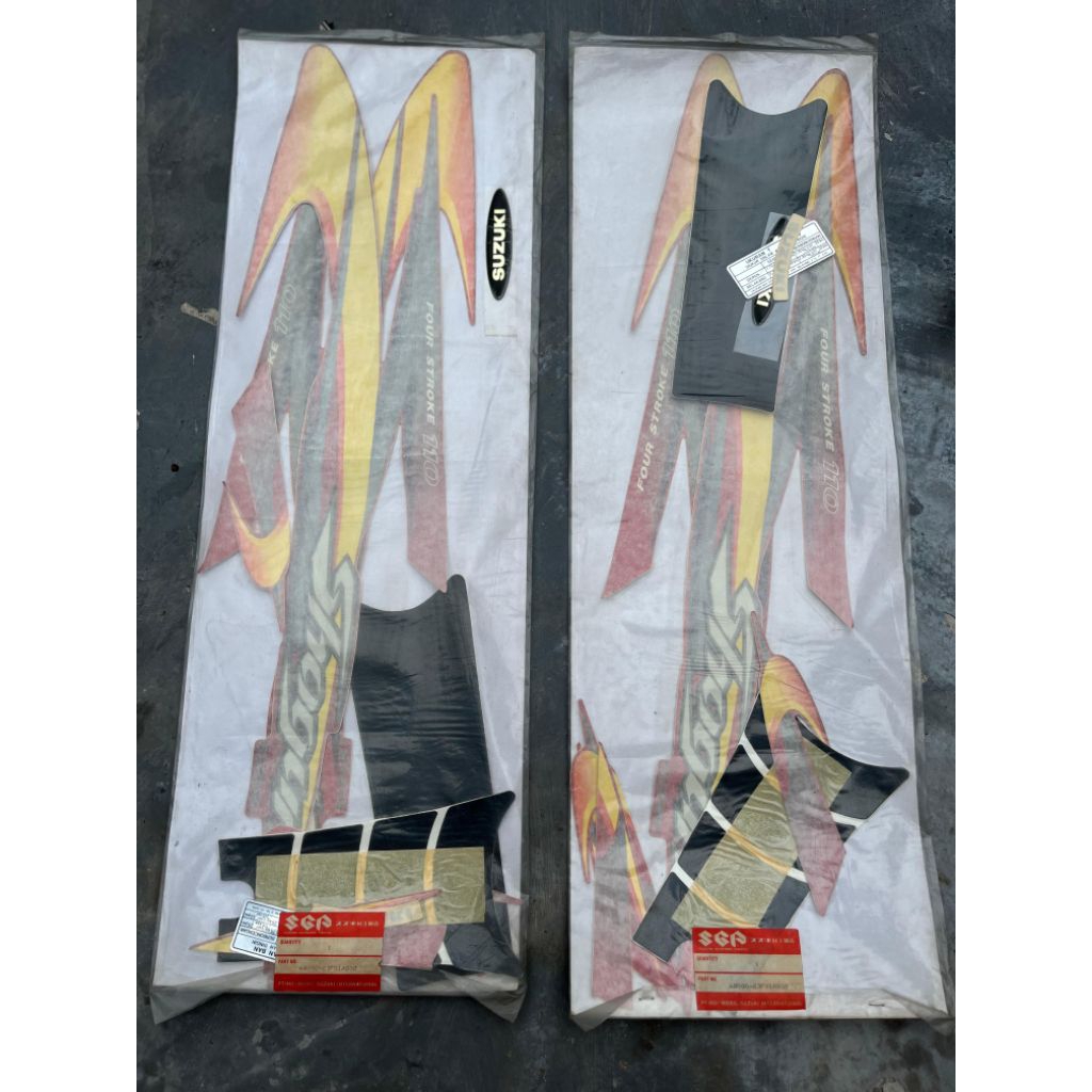 striping shogun 110 atau striping shogun 110 warna merah atau striping Suzuki Shogun 110 merah atau 