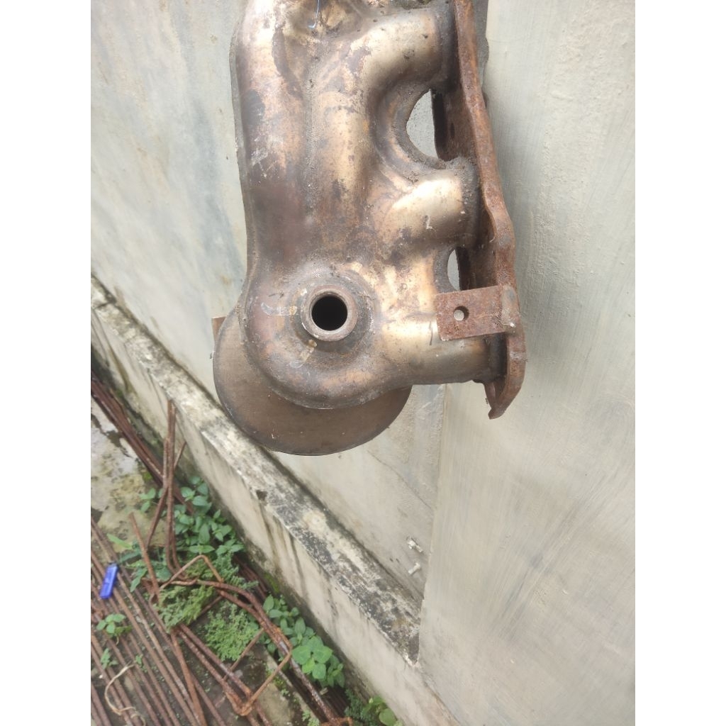 tabung kenalpot katalis  avanza  second copotan. orginal