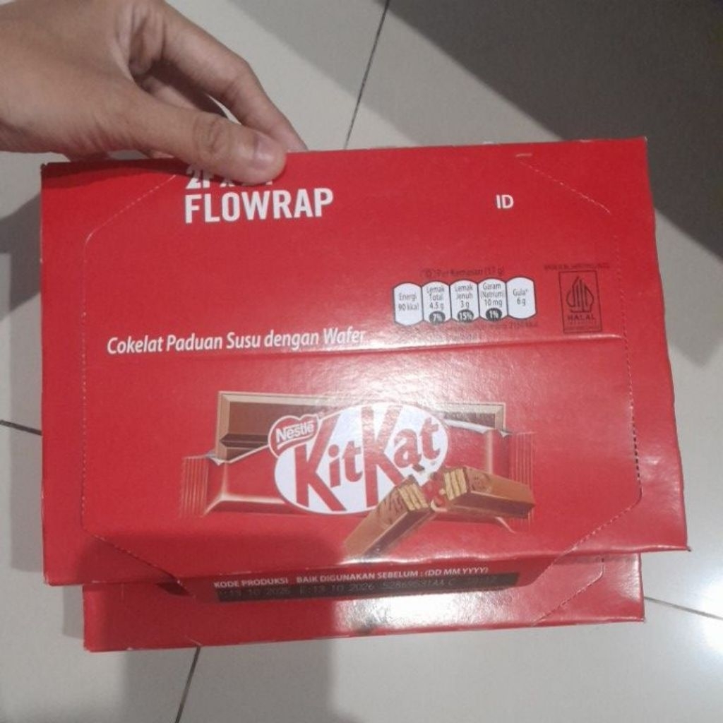 Kitkat Coklat Wafer Kit Kat 2F Per Box ( isi 48 pcs x 17 gr ) Chocolate