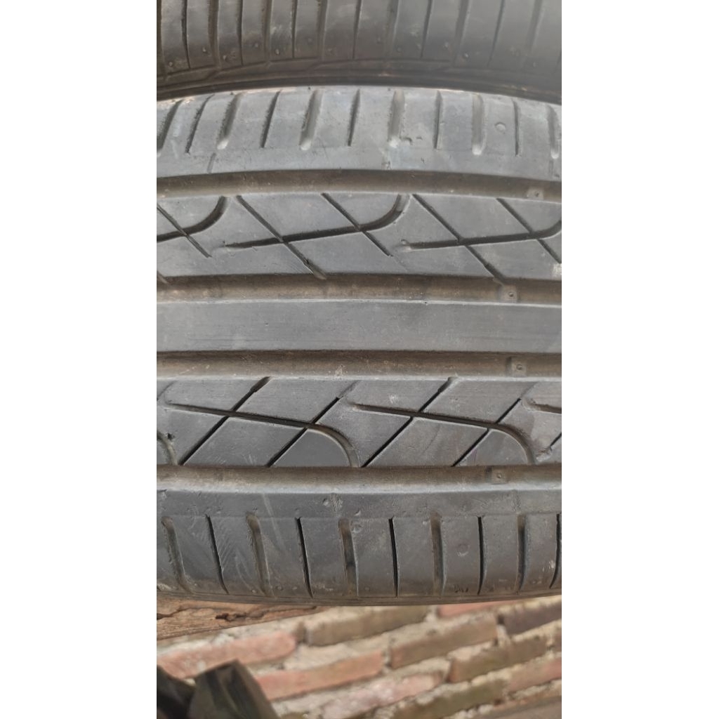 Ban Uk. 205/45 R17 Merk Hankook Ventus V2