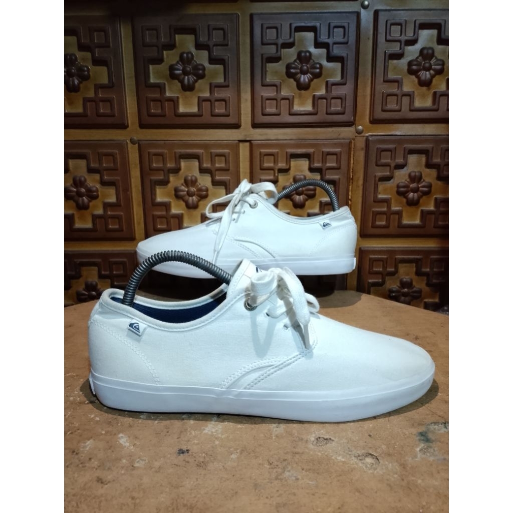 sepatu second Quiksilver size 41 insole 26