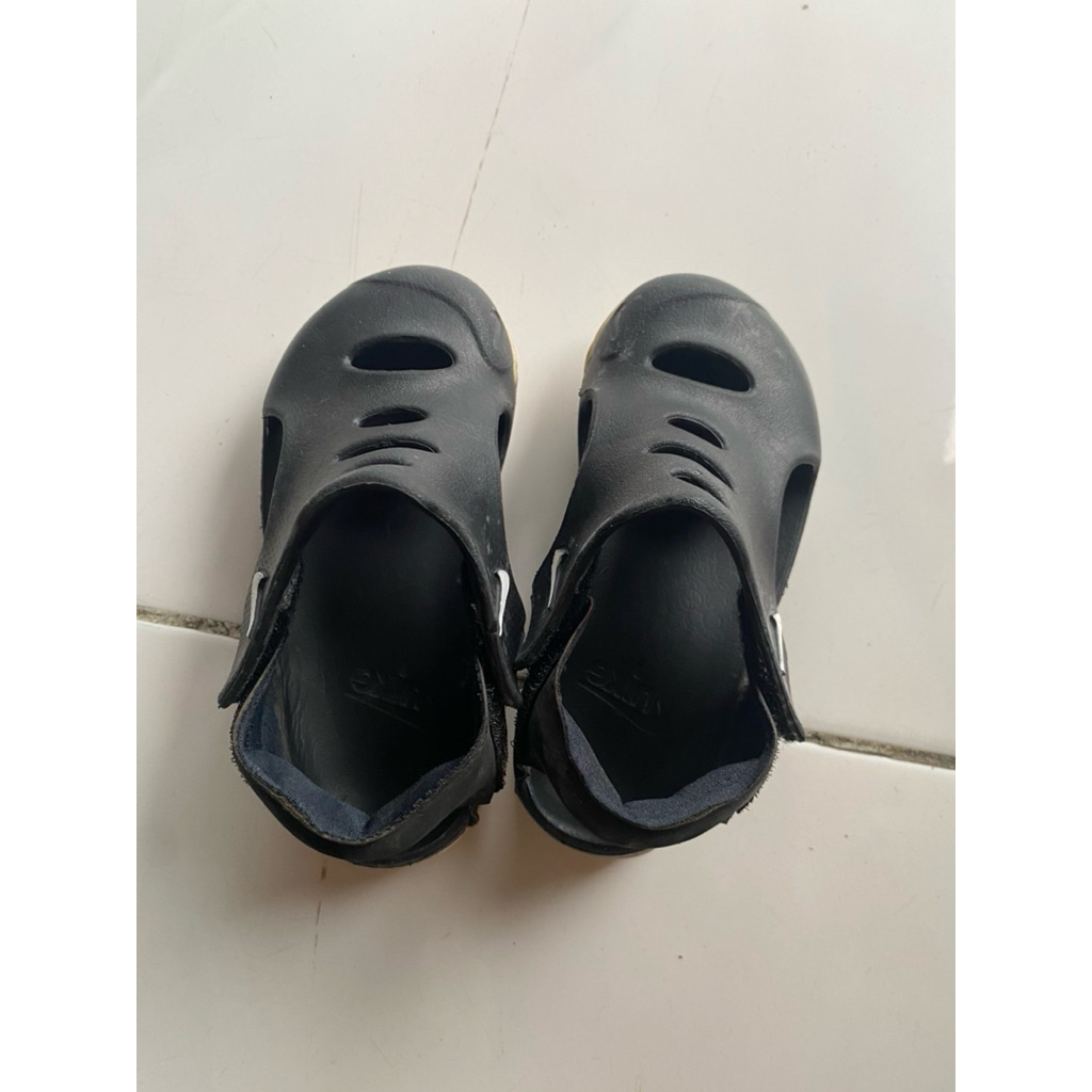 preloved sandal Nike anak