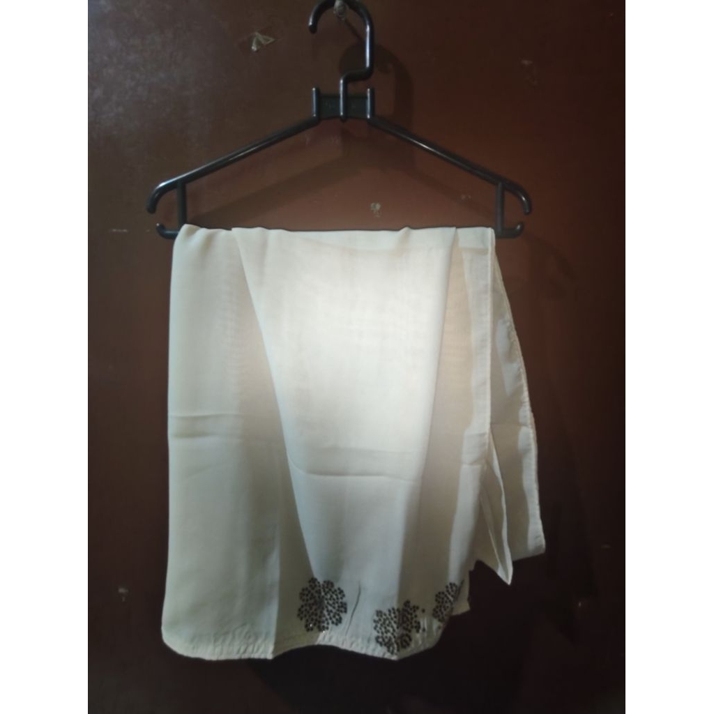preloved pashmina putih tulang