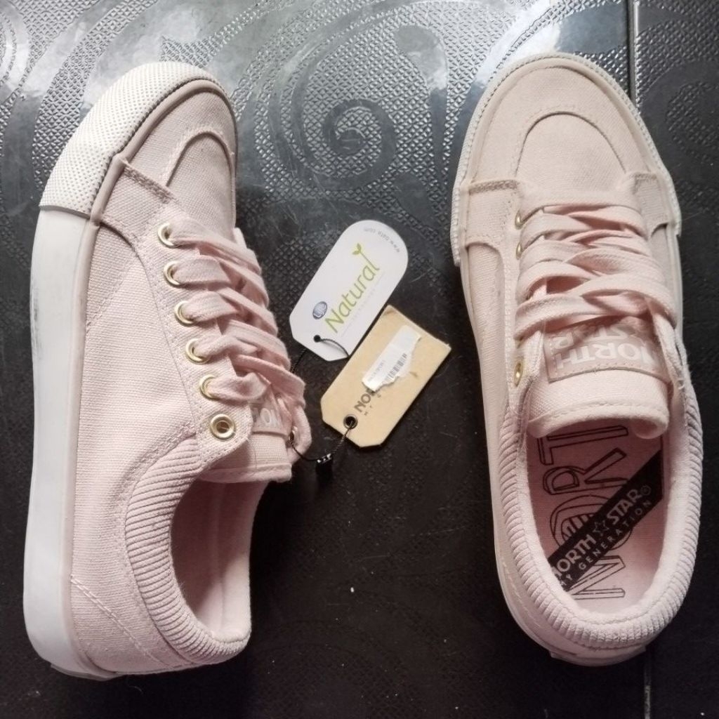 (NEW ) SALE Sepatu North Star by BATA