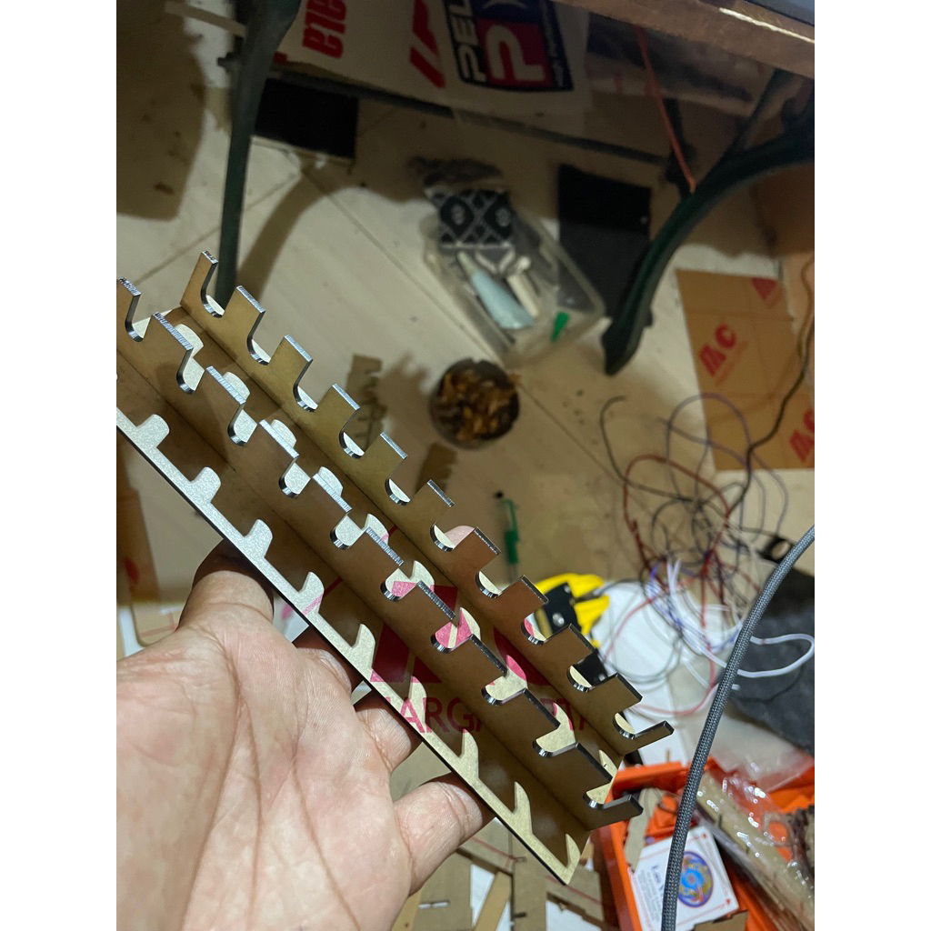 sekat mesin laci box versus 8050