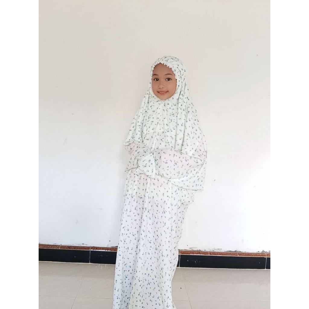 mukenah terusan anak bahan rayon viscose motif bunga kecil