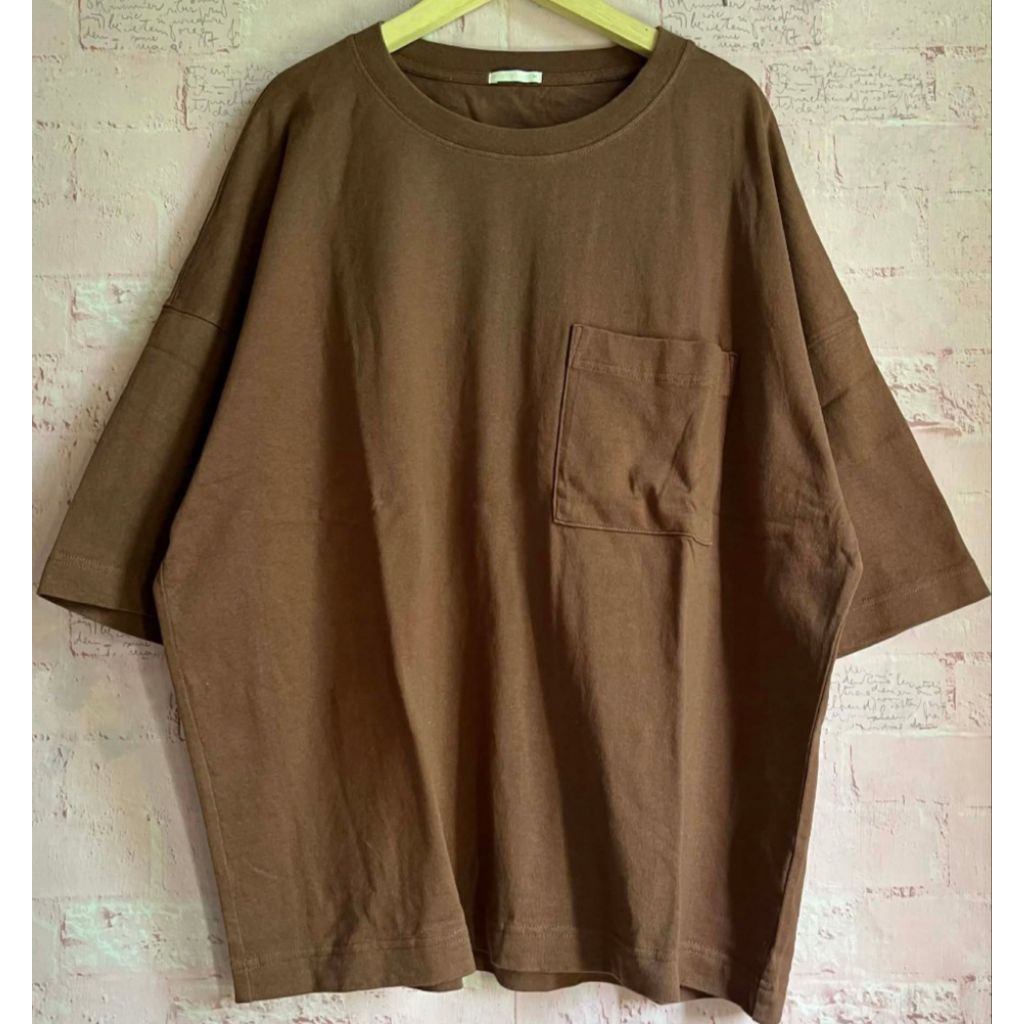 Kaos GU T Shirt Oversized Brown Original Preloved