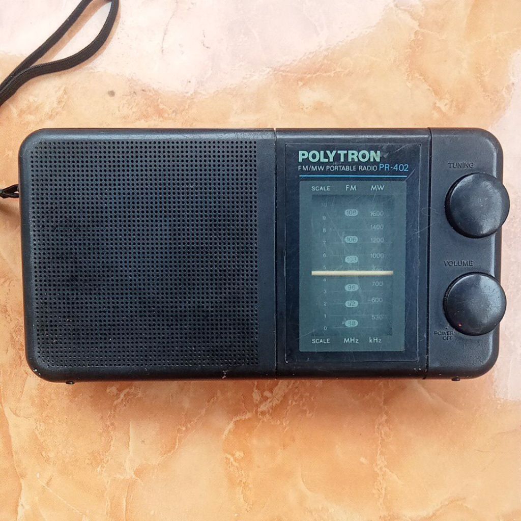 Radio POLYTRON PR-402 secen/ bekas.Normal