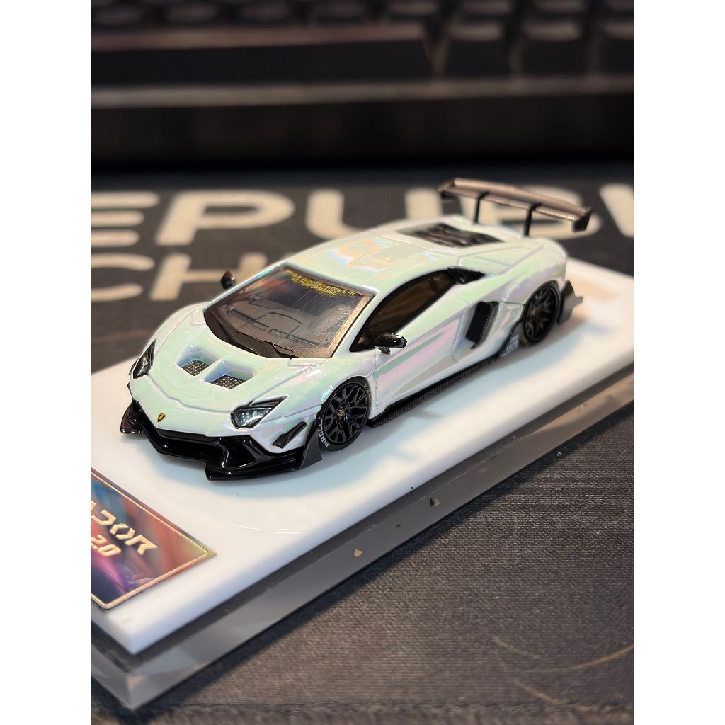 Star model 1/64 Aventador LBWK White