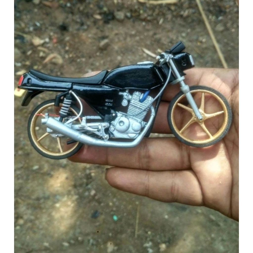 miniatur motor surex honda gl max 100 hitam metalik