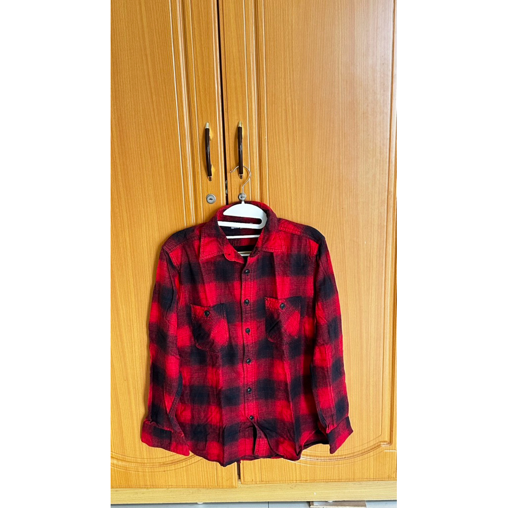 Kemeja Pria Flanel Merah Uniqlo