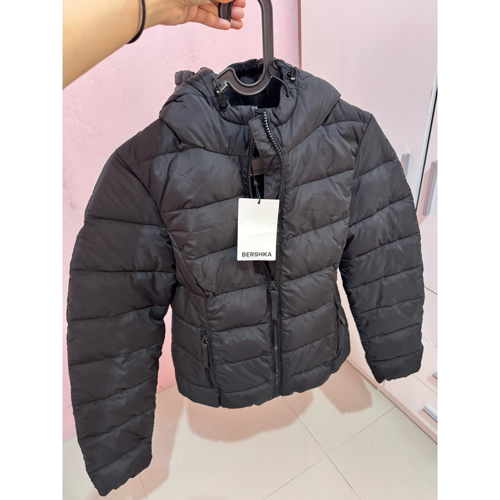 BERSHKA PUFFER JACKET WINTER (new with tag)