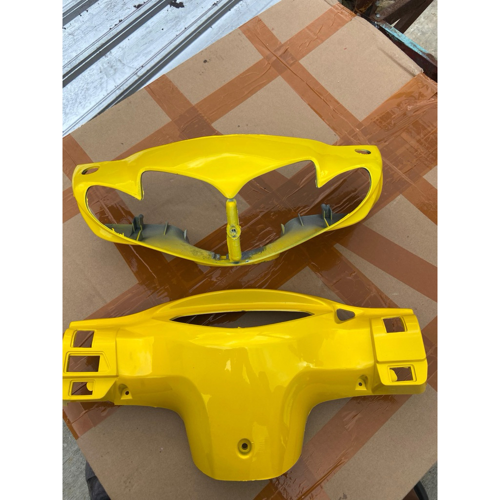 Batok lampu totok lampu depan belakang Suzuki shogun 125 shogun sp warna kuning