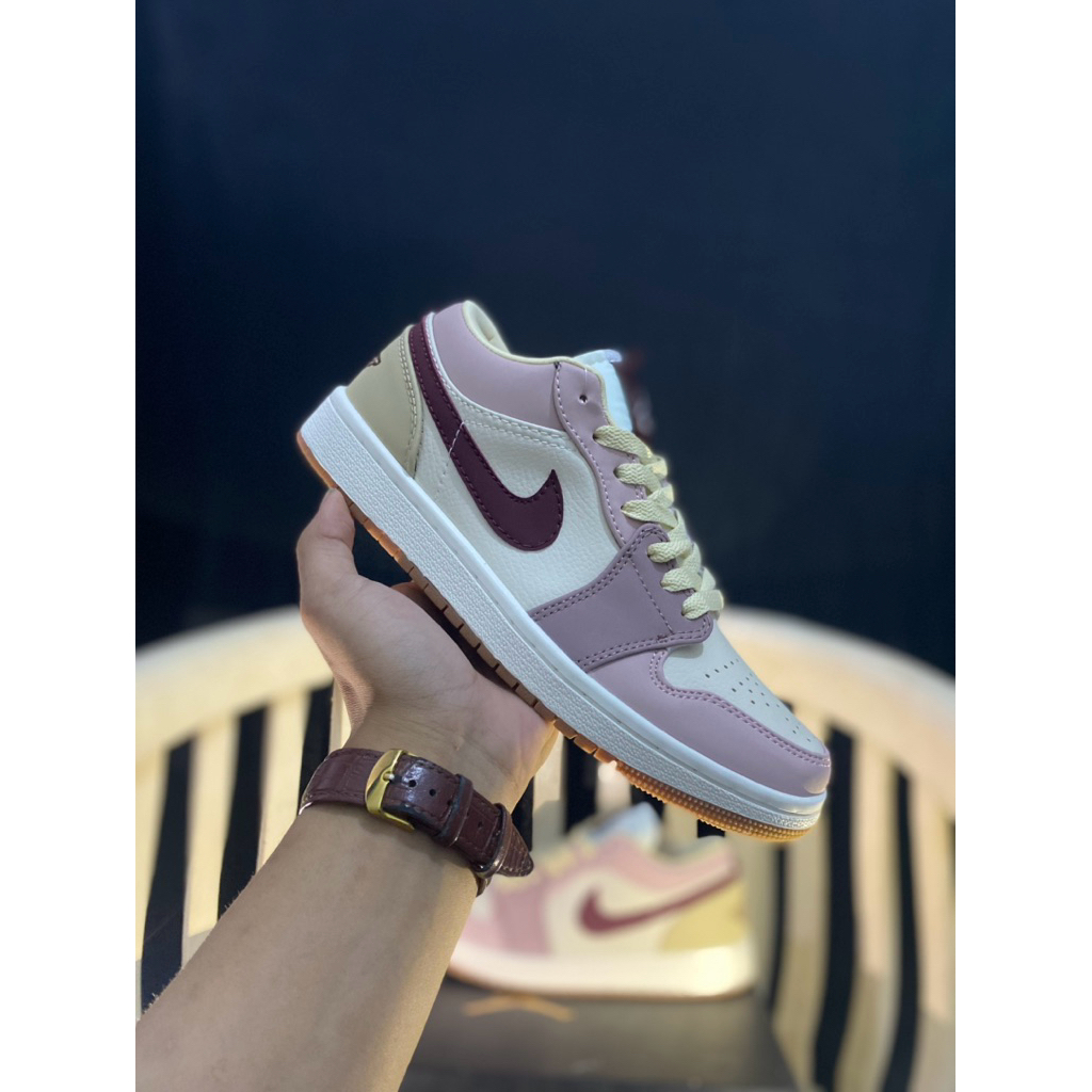 Sepatu sneakers wanita jordan pony