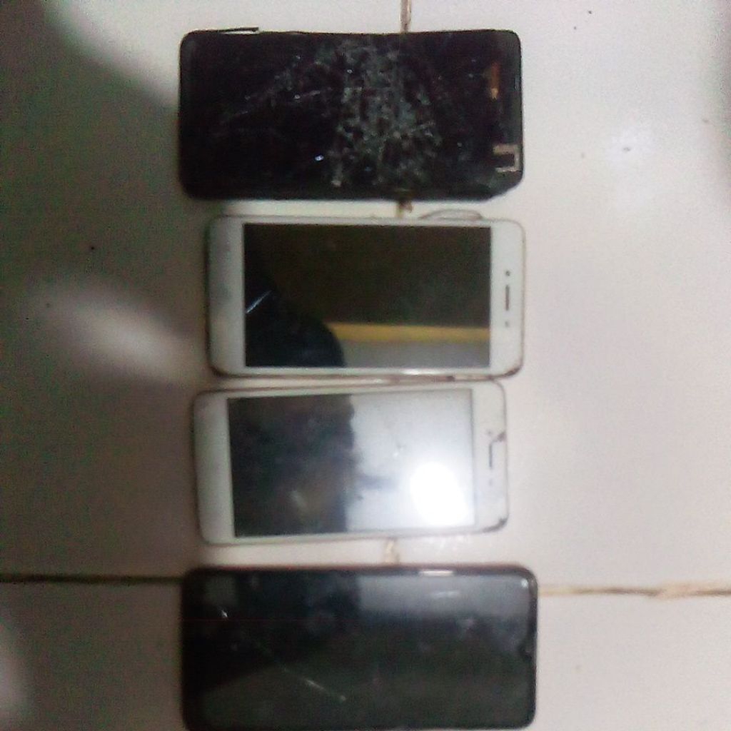 HP RUSAK OPPO MINUS LCD