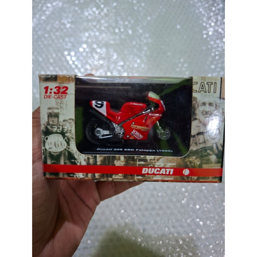 Miniatur diecast newray Ducati 888 SBK Falappa 1992 skala 1:32