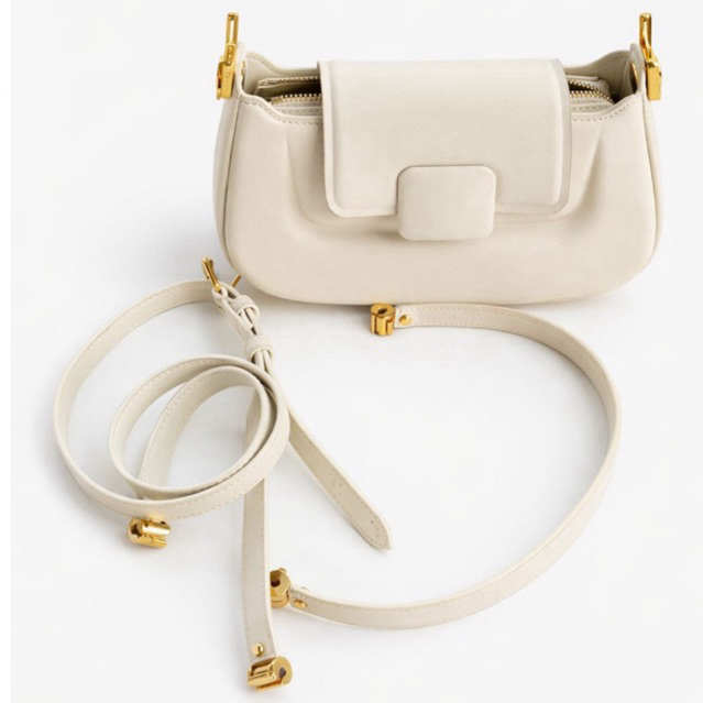 PRELOVED CK BAG 100% ORI BELI LANGSUNG DI STORE, (charles & keith) Koa Push-Lock Top Handle Bag Whit