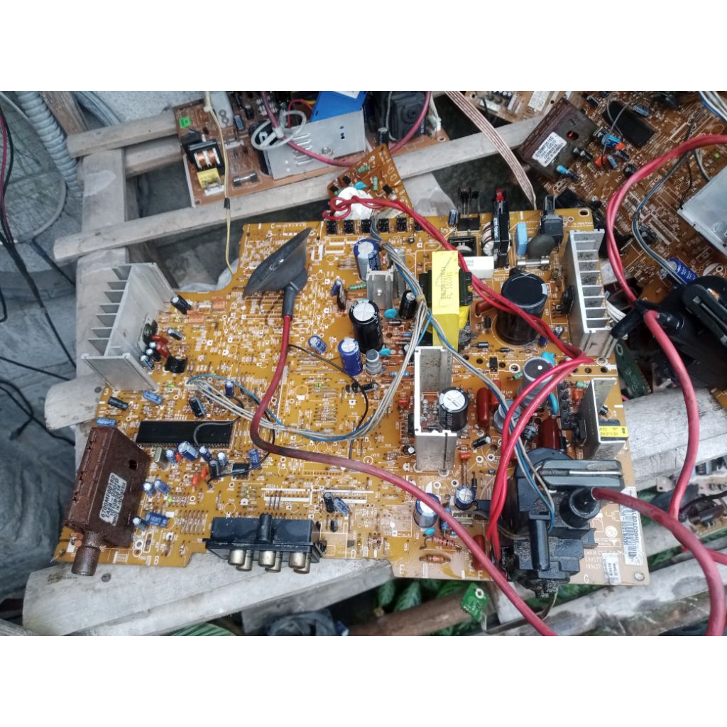 mesin tv LG " mati 21" slim (ic76211) model seperti foto