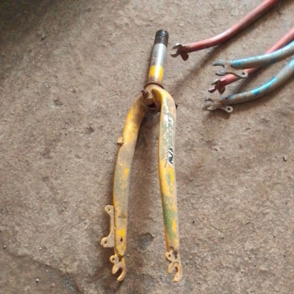 FORK SEPEDA LIPAT 20 IN CAKRAM HANYA KOTOR AJA