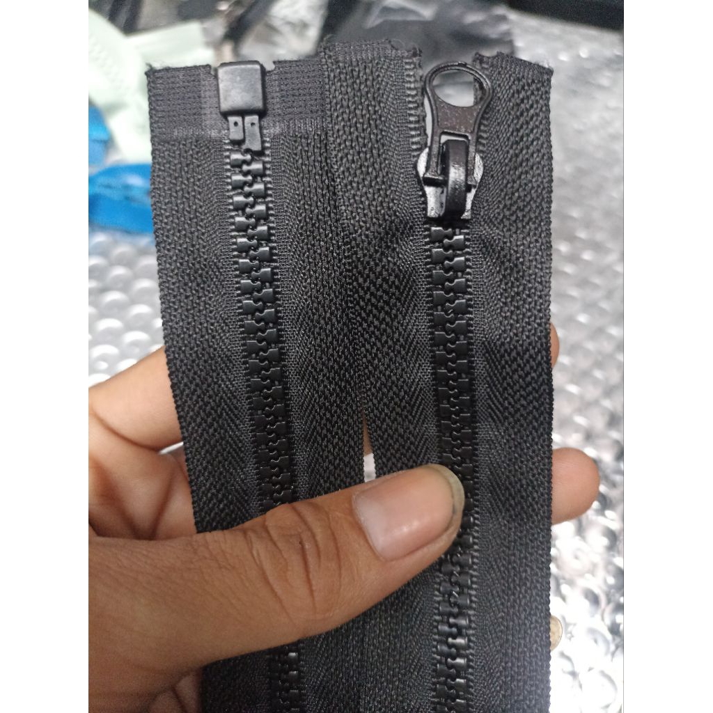 (12 pcs) Resleting jaket vislon hitam dan putih