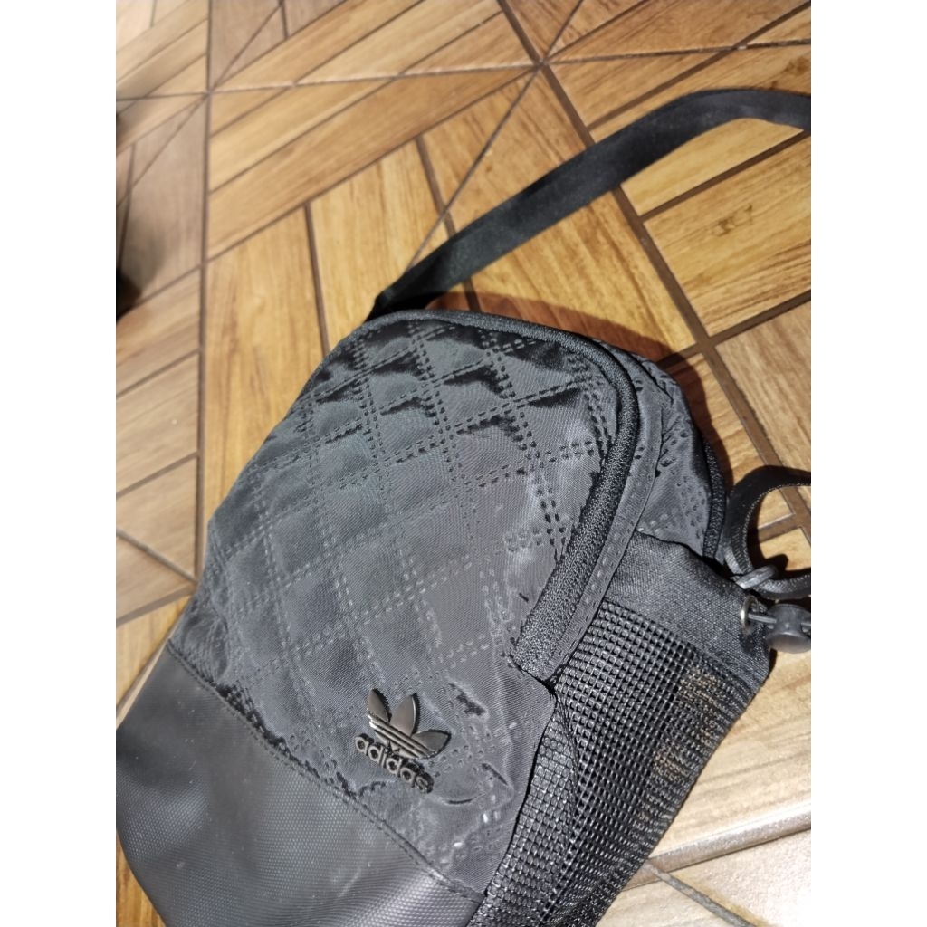 Bekas Tas Adidas
