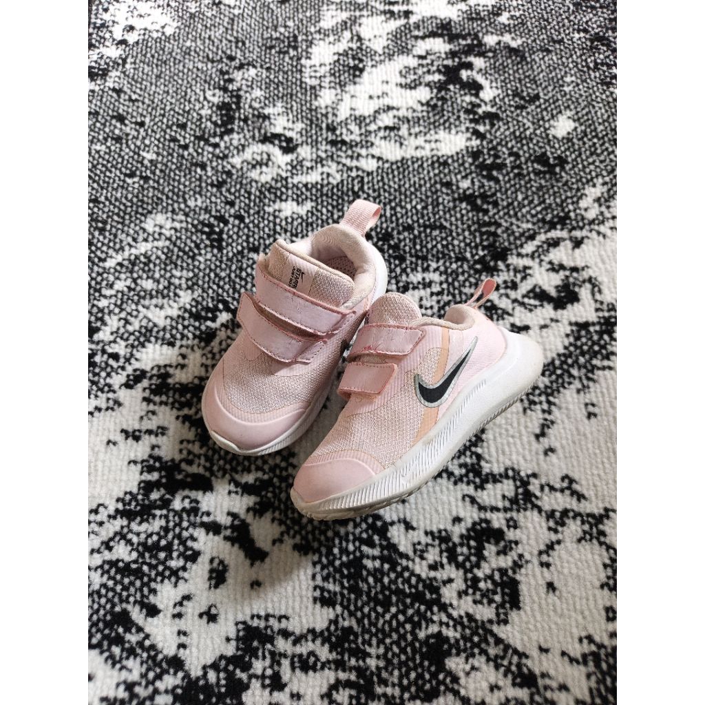 Nike baby shoes size 22