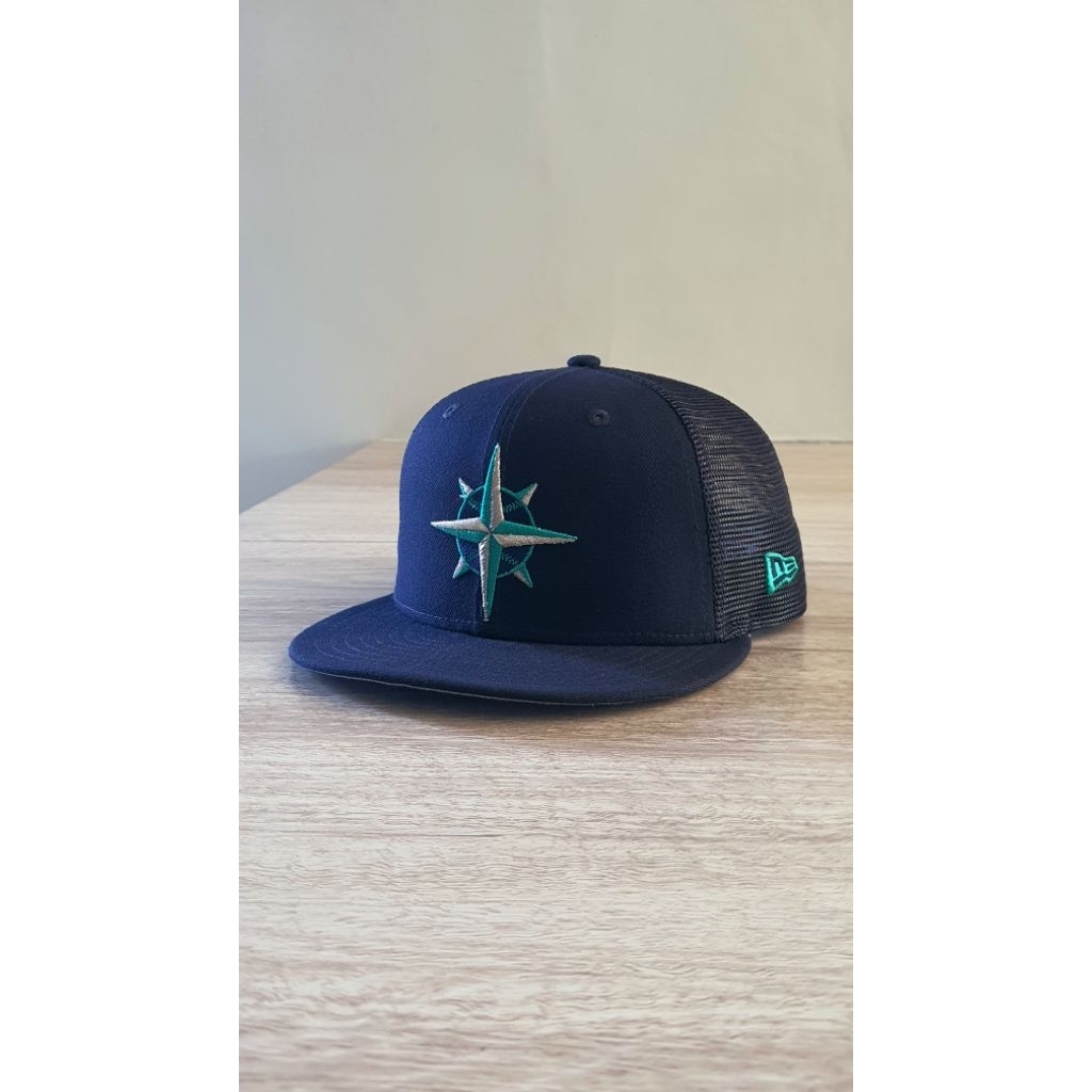 TOPI NEW ERA 59FIFTY x MLB SEATTLE MARINERS COMPASS LOGO SPRING TRAINING HAT