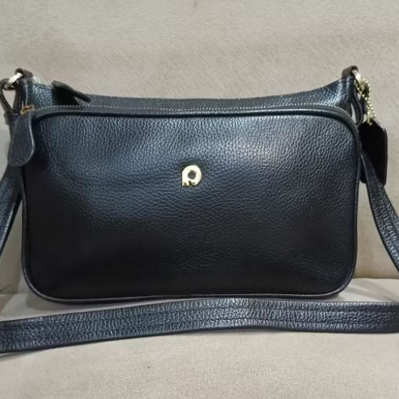 TAS SELEMPANG PAPILLON SEKEN WARNA HITAM LIKE NEW PESANAN