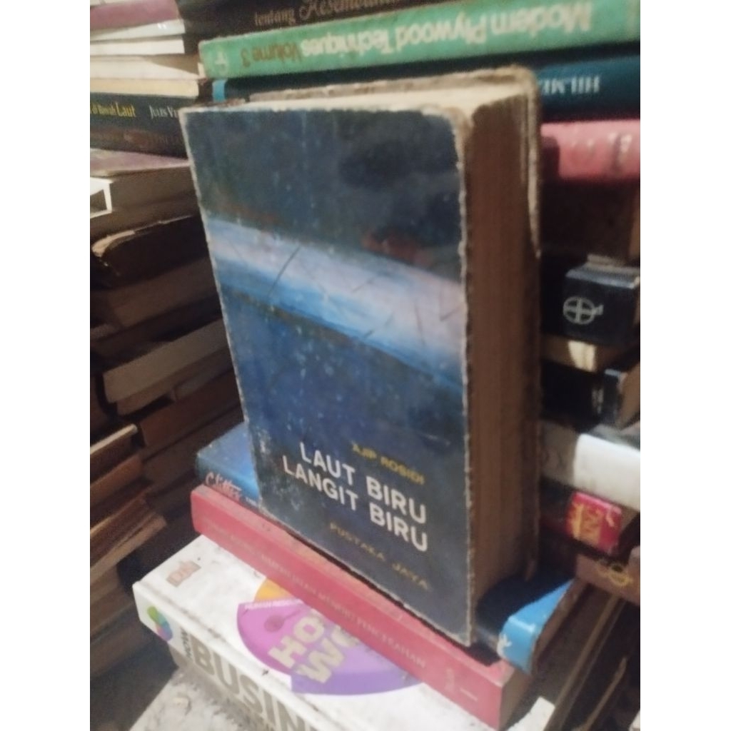 laut biru langit biru ajip rosidi