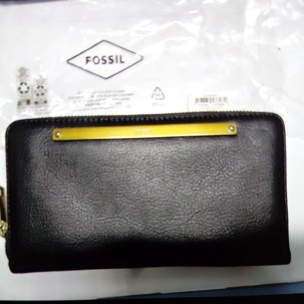 dompet fossil liza zip black