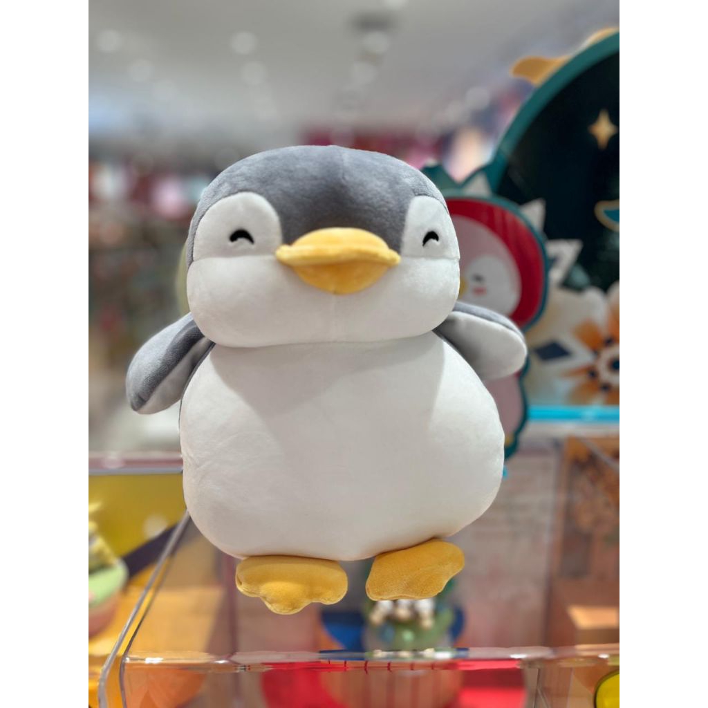 boneka pinguin abu miniso