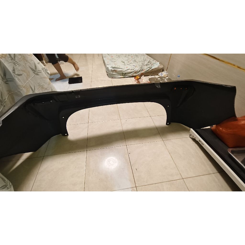 bemper belakang mobil